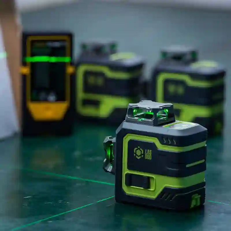Kuinka Green Cross Line -vaakasuuntainen pystysuora lasertaso voi parantaa tarkkuutta nykyaikaisissa rakentamis- ja tee-se-itse-projekteissa